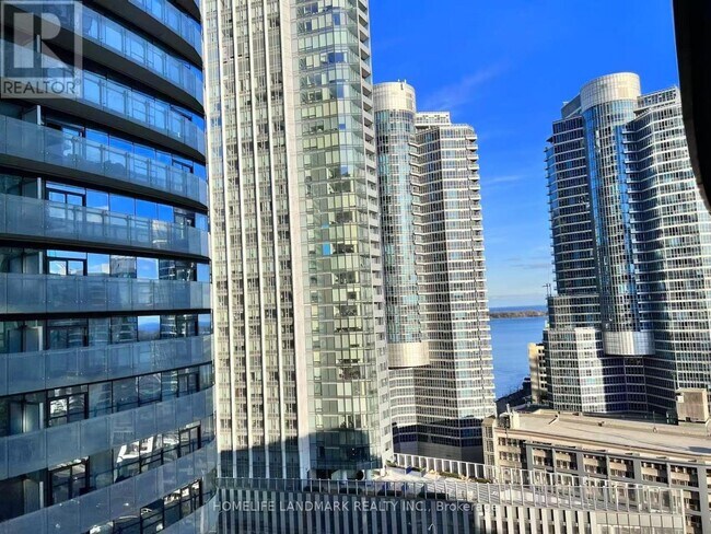 Photo - 19 Grand Trunk Crescent Unit 2107