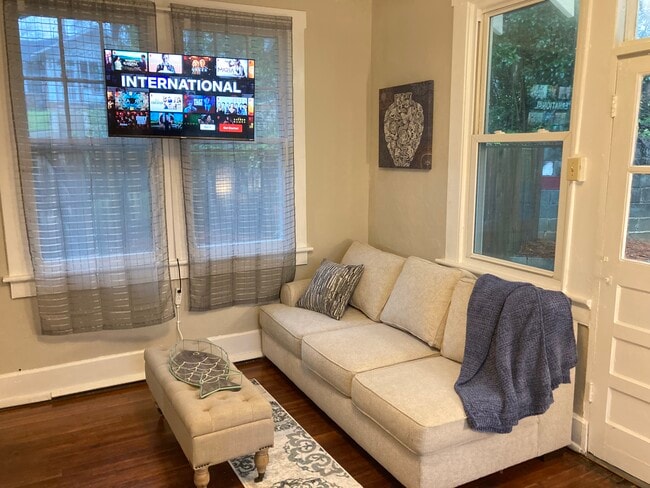 Photo - 1712 Richards St