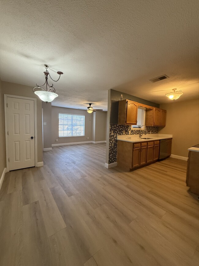 Photo - 2523 110th St