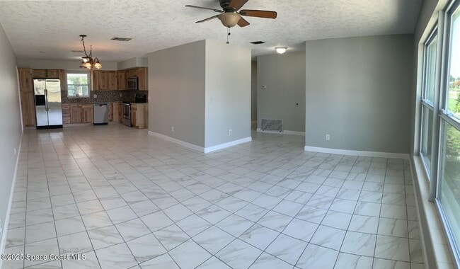 Photo - 465 Sundoro Ct