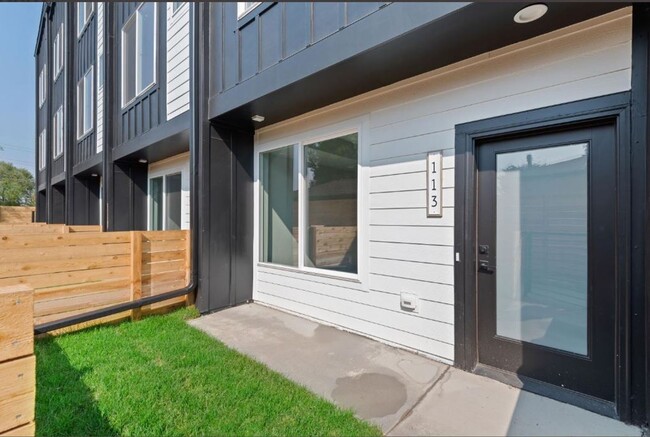 Building Photo - 4925 W 10th Ave Unit 4925 W 10th Avenue #116 Rental