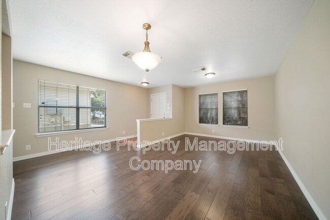 Photo - 136 Longhorn Way