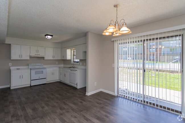 3BR, 2.5BA - 1,360SF
