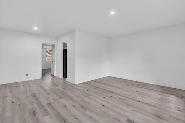 Photo - 2781 SW 2nd St Unidad 1