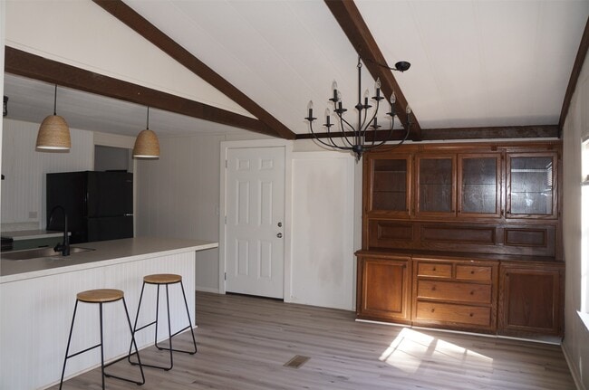 Photo - 650 Thousand Oaks