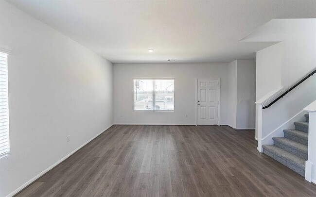 Photo - 515 Clearlake Dr
