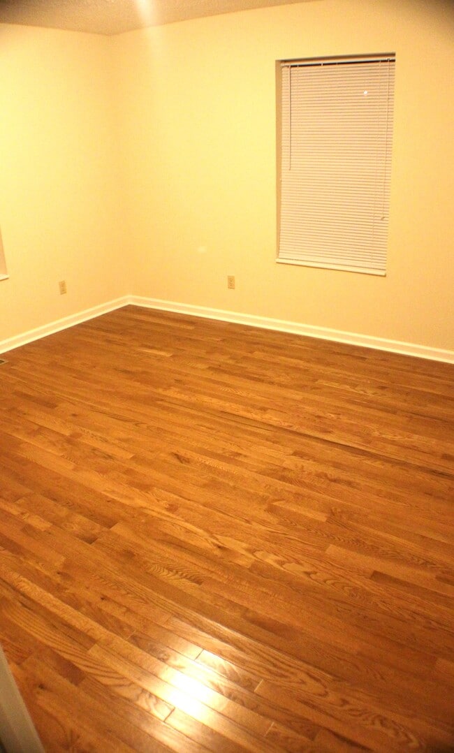 Building Photo - 417 N Wheeling Ave Rental