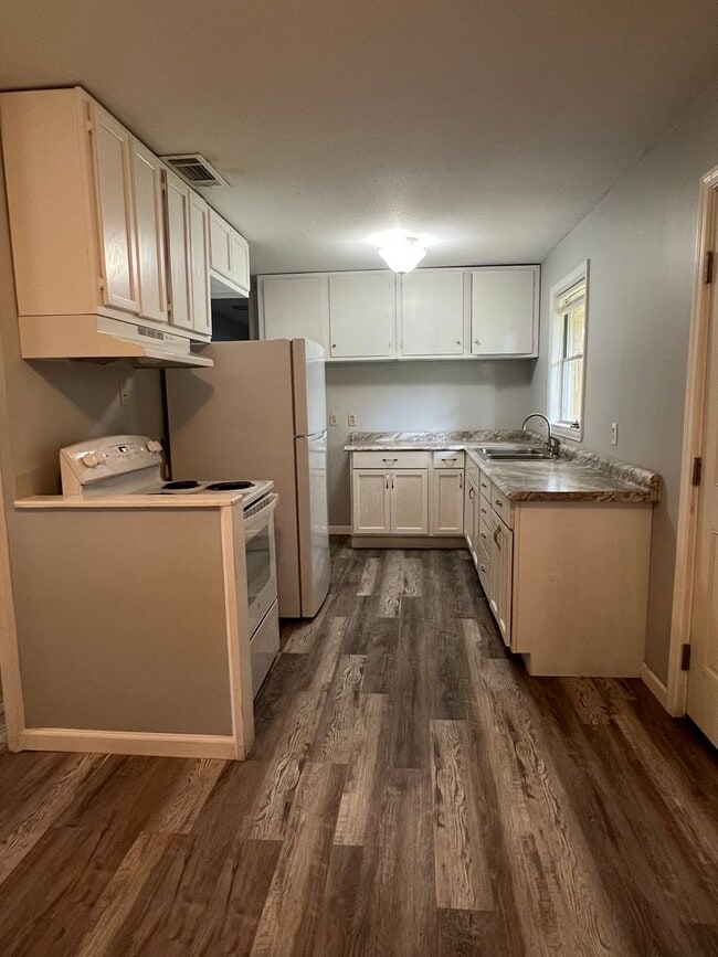 Photo - 3 Bedroom 1 bath Home for Lease