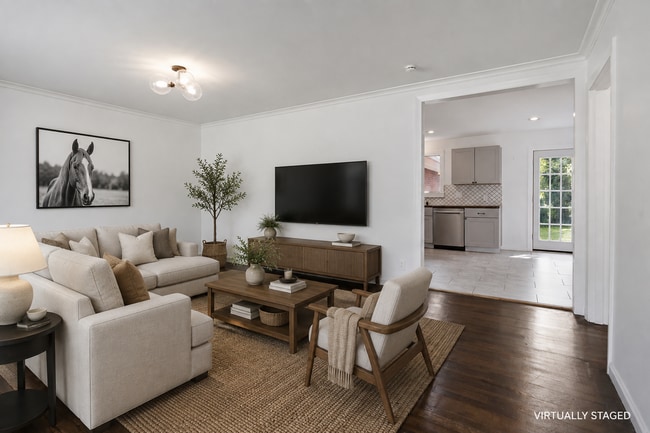 Photo - 2400 Sandy Dr
