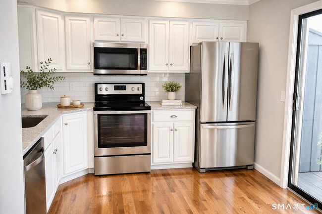 8 Driftway Rd Unit B3