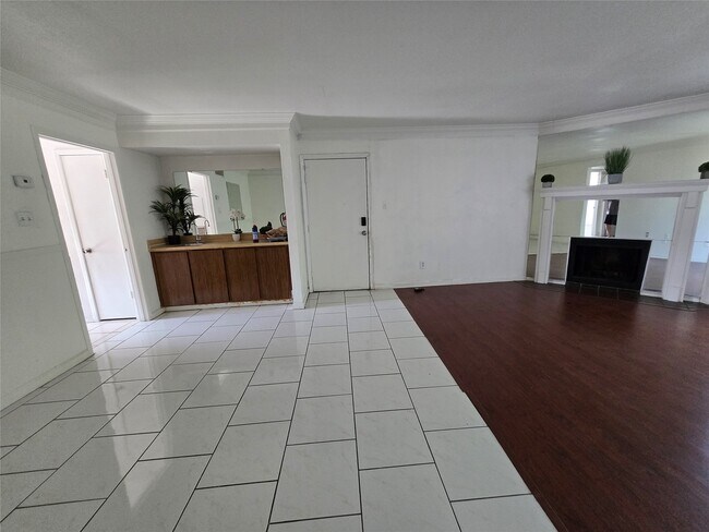 Photo - 8323 Wilcrest Dr Unit 8004
