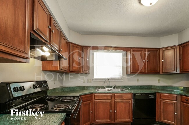 Photo - 6560 Hollingsworth Dr