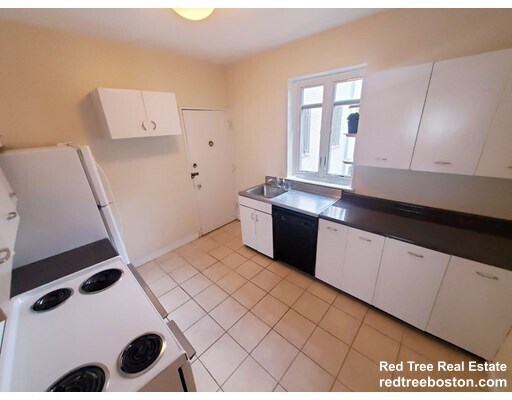 Photo - 573 Washington St