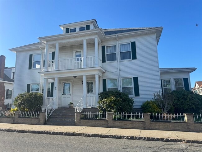 Building Photo - 69 Brooklawn St Unit B
