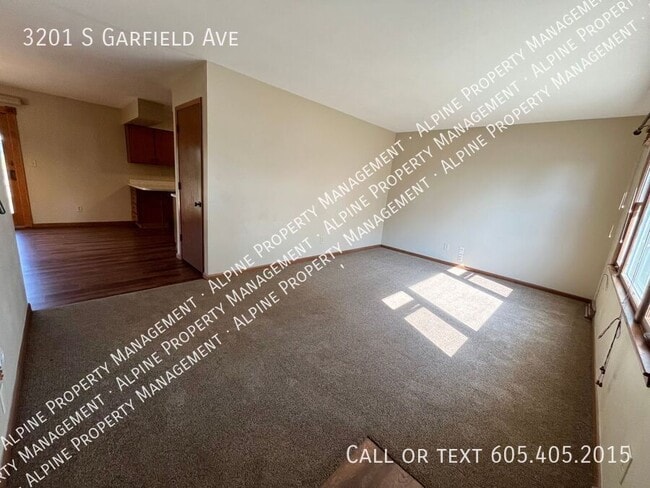 3201 S Garfield Ave