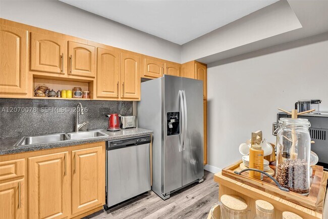 Photo - 3375 N Country Club Dr Unit 905