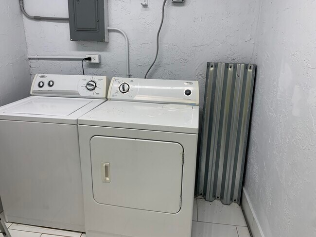 Photo - 2714 Knight Ln