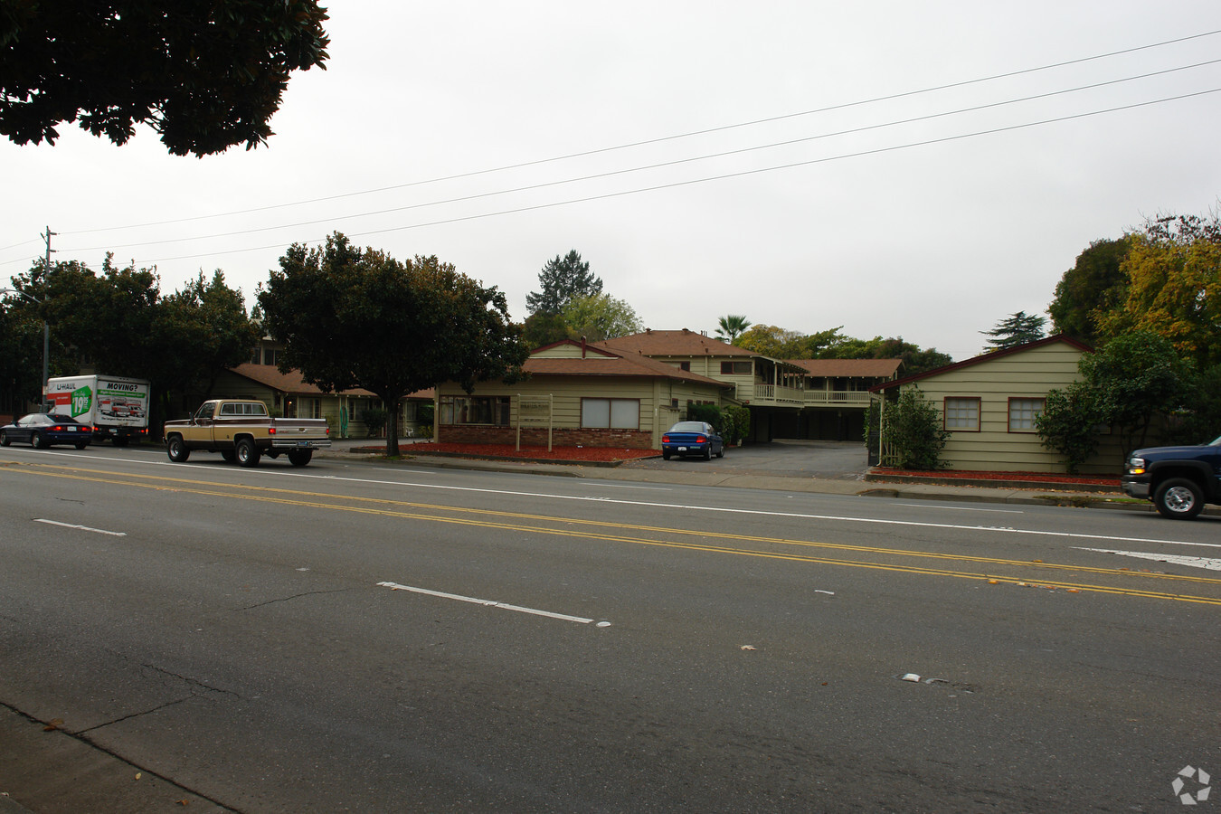 Village Court Apartments - Village Court Apartments