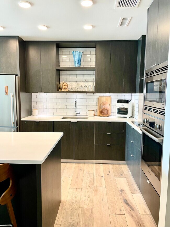 Photo - 1300 4th St SE Unit 808