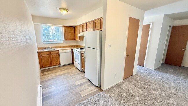 Upham 2x2 - 3650 Upham