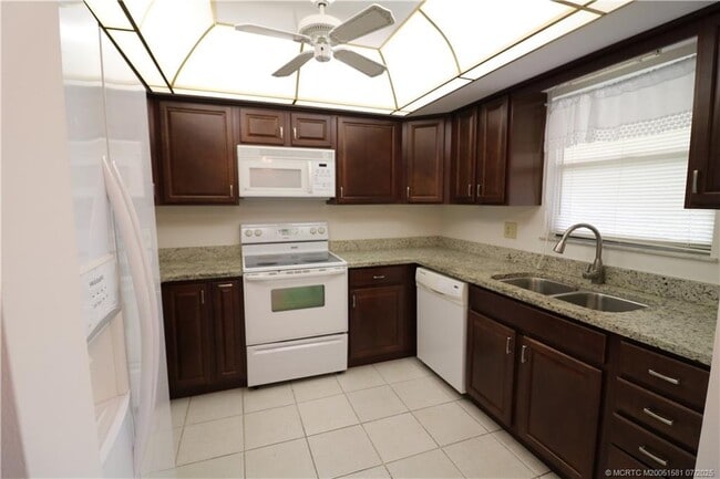 Photo - 241 SW South River Dr Unit 106