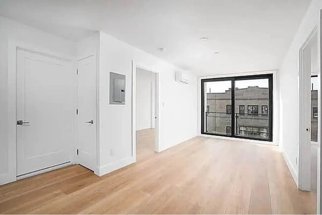 Building Photo - 23-33 Astoria Blvd