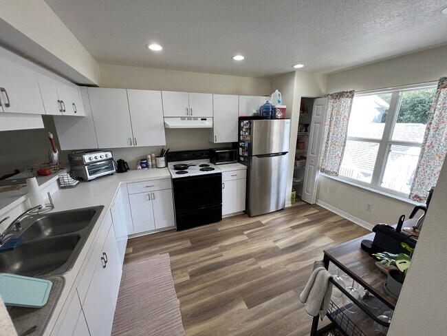 Photo - 9485 Hamlin Blvd