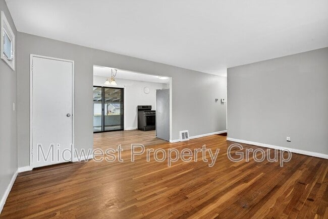 Photo - 1395 Acredale Dr