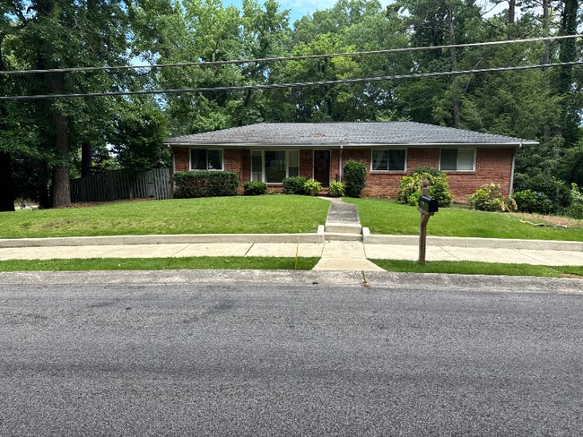Building Photo - 900 Delcris Dr Rental