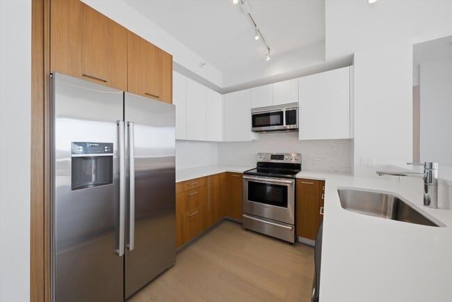 Photo - 1629 S Prairie Ave Unit 2910