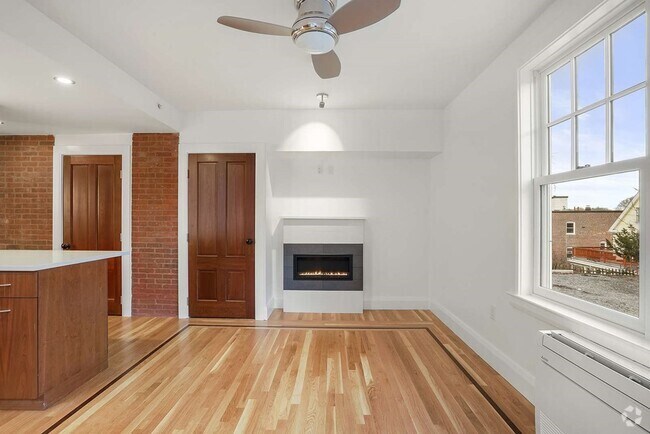 Building Photo - 165 Winthrop Rd Unit B Rental