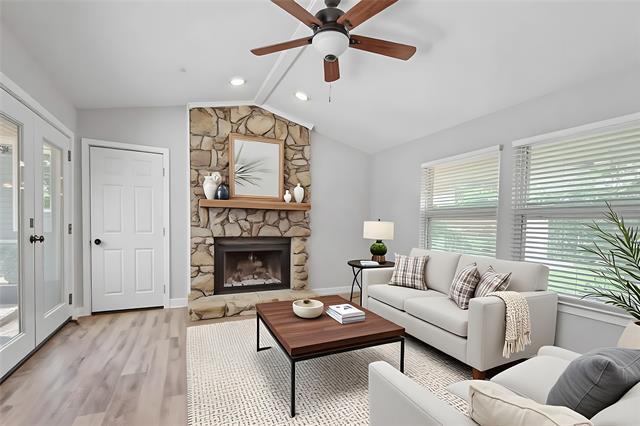 Building Photo - 2206 Westwood Dr