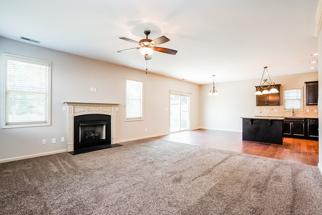 Photo - 716 McCarthy Dr