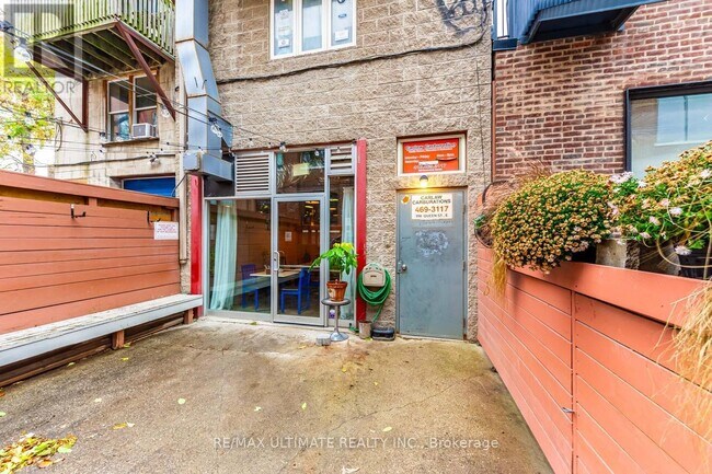 Photo - 996 Queen St E Unit 5