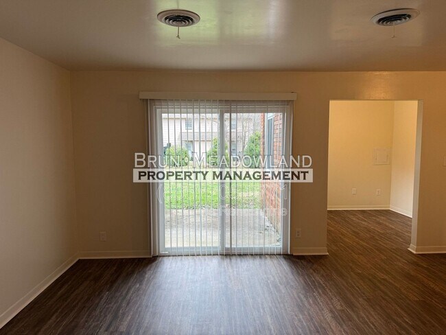 Photo - 2023 Belle Terra Rd Unit B