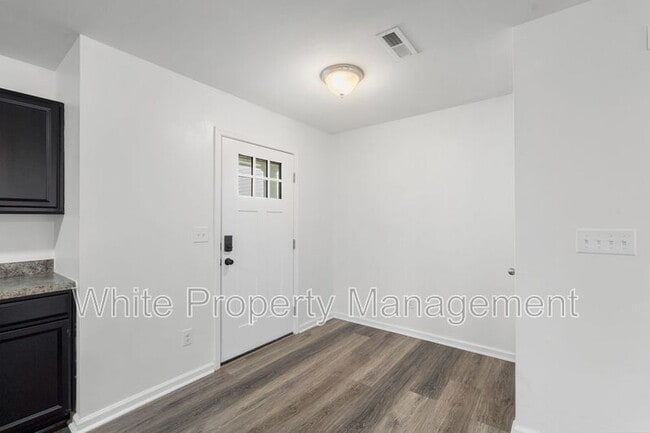 Photo - 1619 Hooper Court