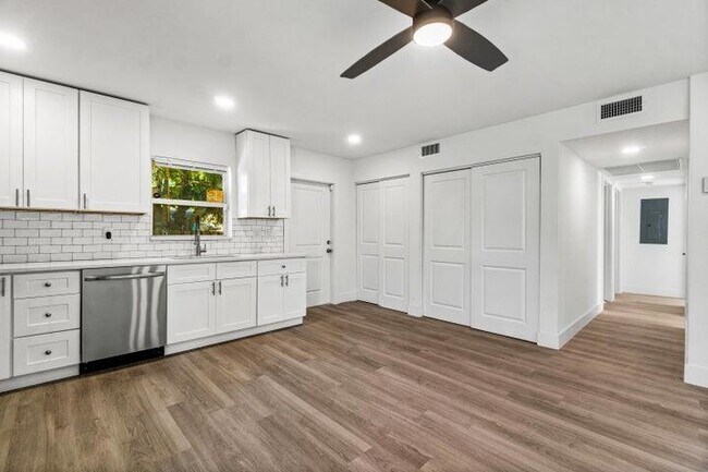 Photo - 4400 Greenwood Ave