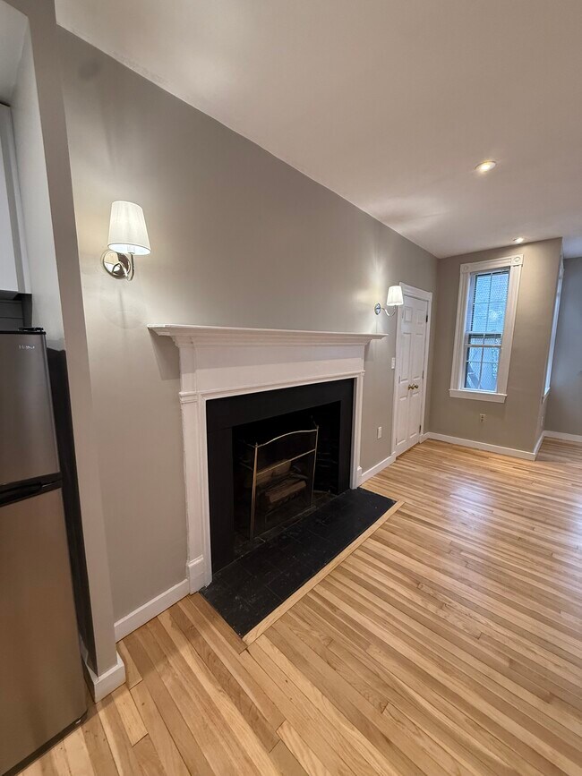 82 Phillips St Unit 2