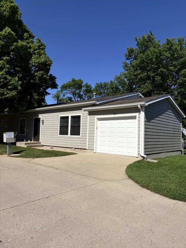 Photo - 513 Elm Ave