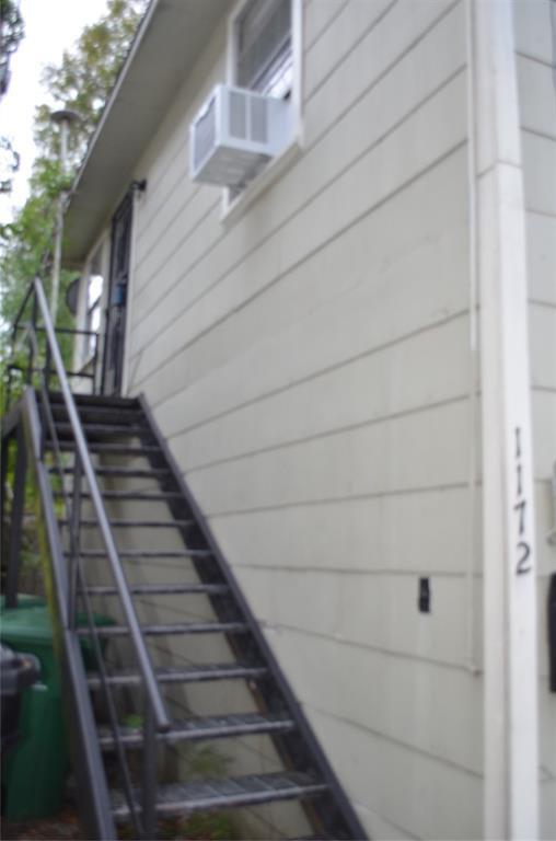 Photo - 1172 Halpern St