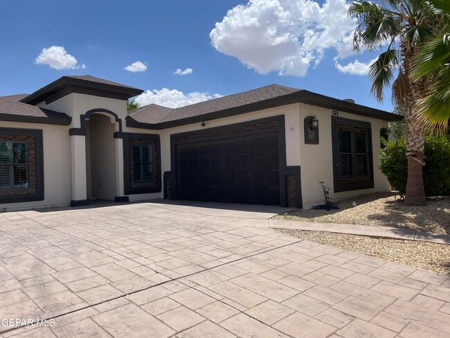 Photo - 3132 Tunnel Point Way