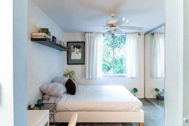 Photo - 256 S La Fayette Park Pl Condo Unit 111