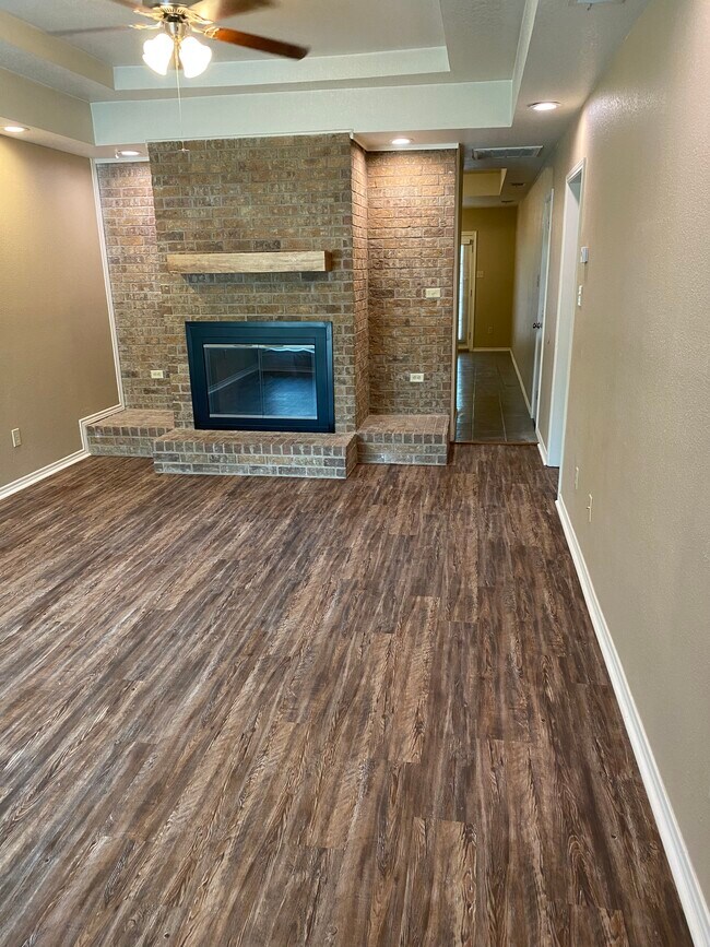 Photo - 412 Lochridge Dr