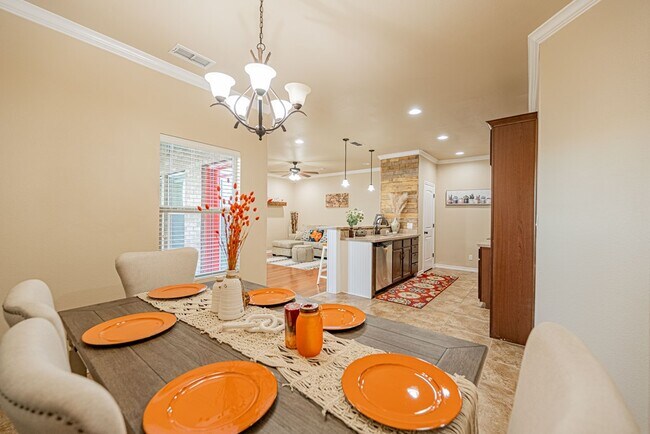 Eat in dining and kitchen
