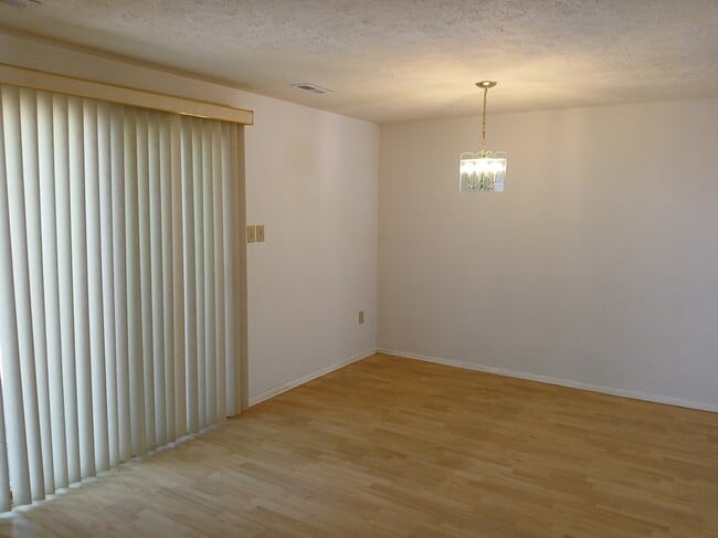 Dining room - 6026 Cedar Wood Dr