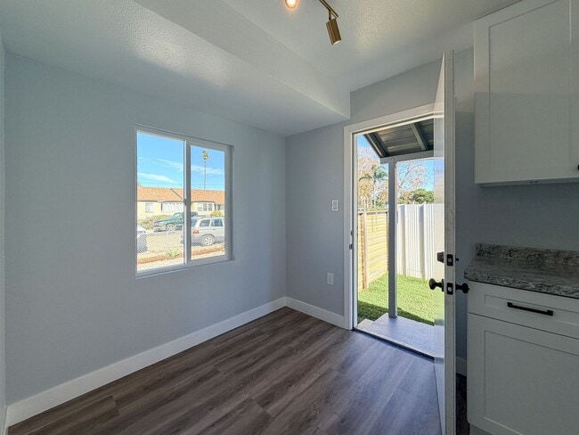 Photo - 502-504 E Hemlock- LT Unit 504 E Hemlock- LT