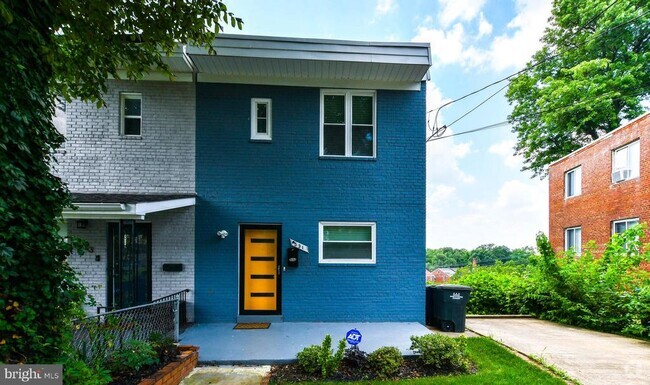 Building Photo - 531 Hilltop Terrace SE Rental