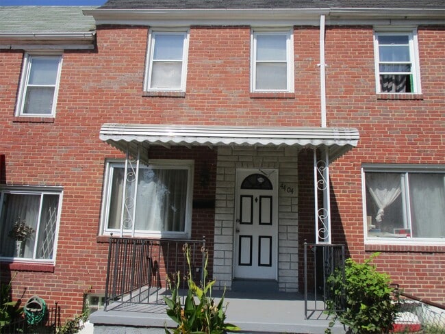 Photo - 4404 Mountview Rd