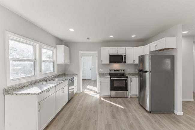 Photo - 1223 2nd St SW