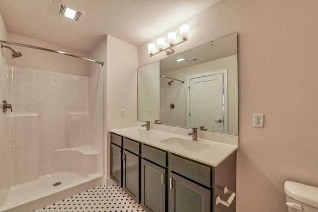 Photo - Hamilton Place Apartments